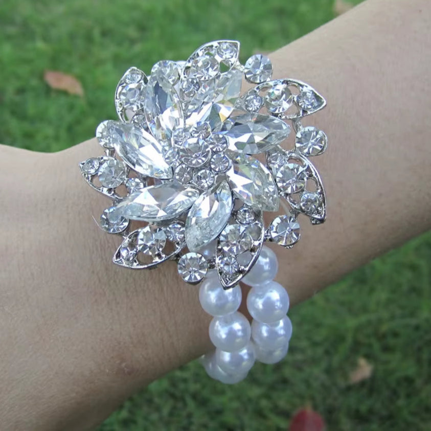 Luxury Rhinestone Prom Wrist Flower Pearl Bridesmaid Bracelet Crystal Wedding Wrist Corsage Brooch Corsage